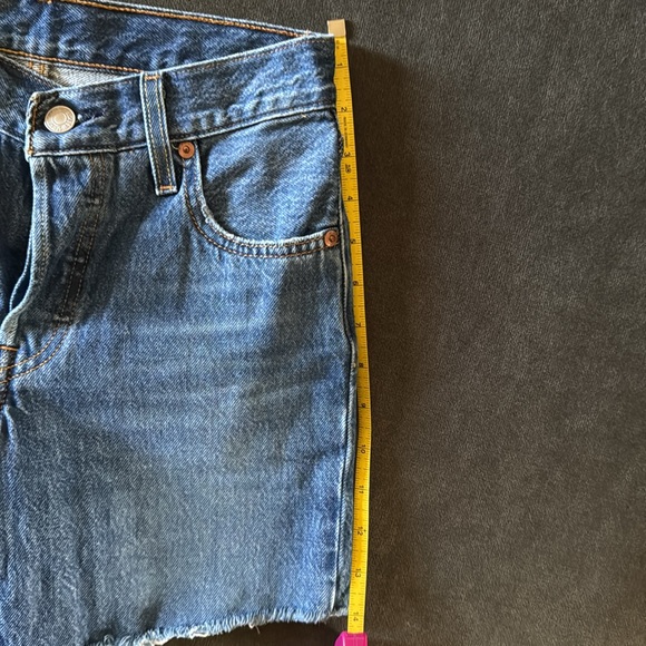 Levi’s 501 Shorts - Picture 5 of 5